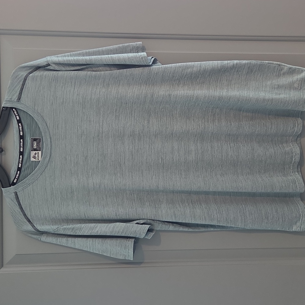 RBX Mens workout top NWOT